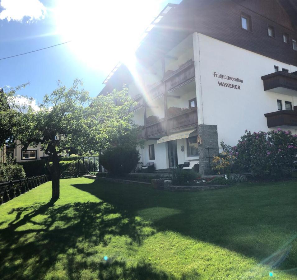 Fruehstueckspension-Appartementhaus Wasserer Бад Кляйнкирххайм Экстерьер фото