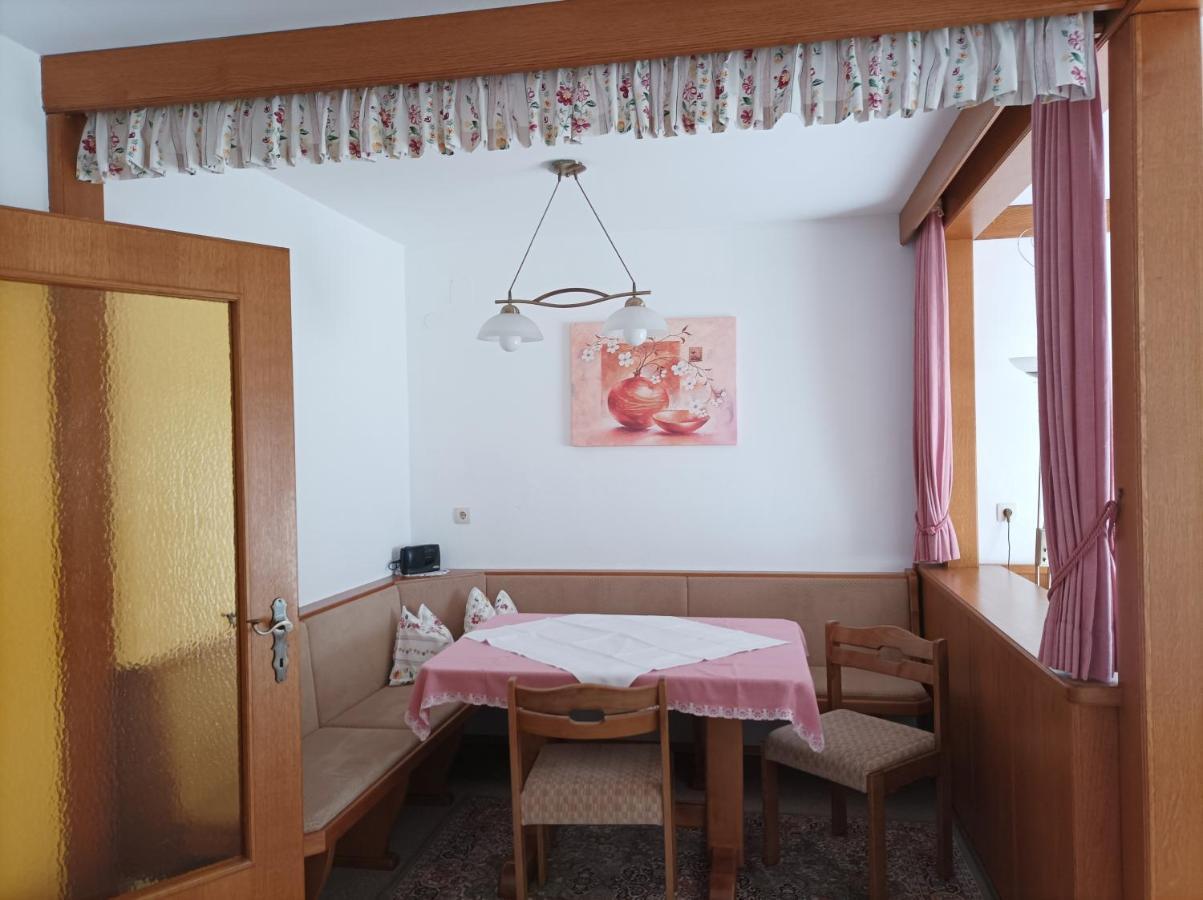 Fruehstueckspension-Appartementhaus Wasserer Бад Кляйнкирххайм Экстерьер фото