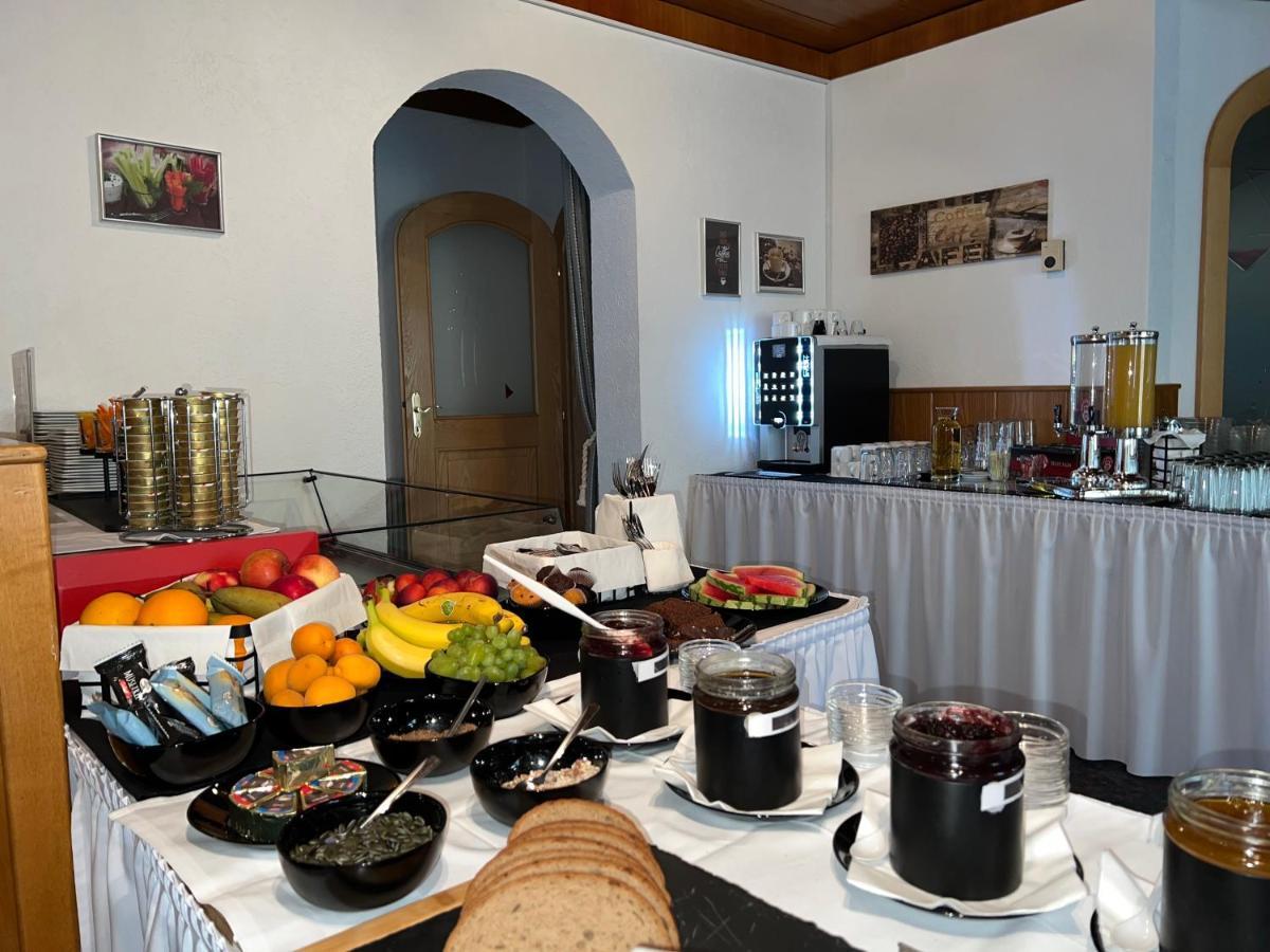 Fruehstueckspension-Appartementhaus Wasserer Бад Кляйнкирххайм Экстерьер фото